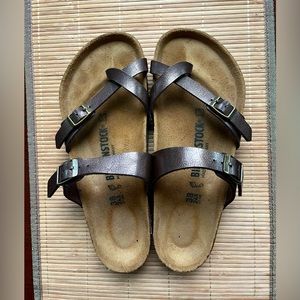 Birkenstock Mayari 38 in golden brown NWOT